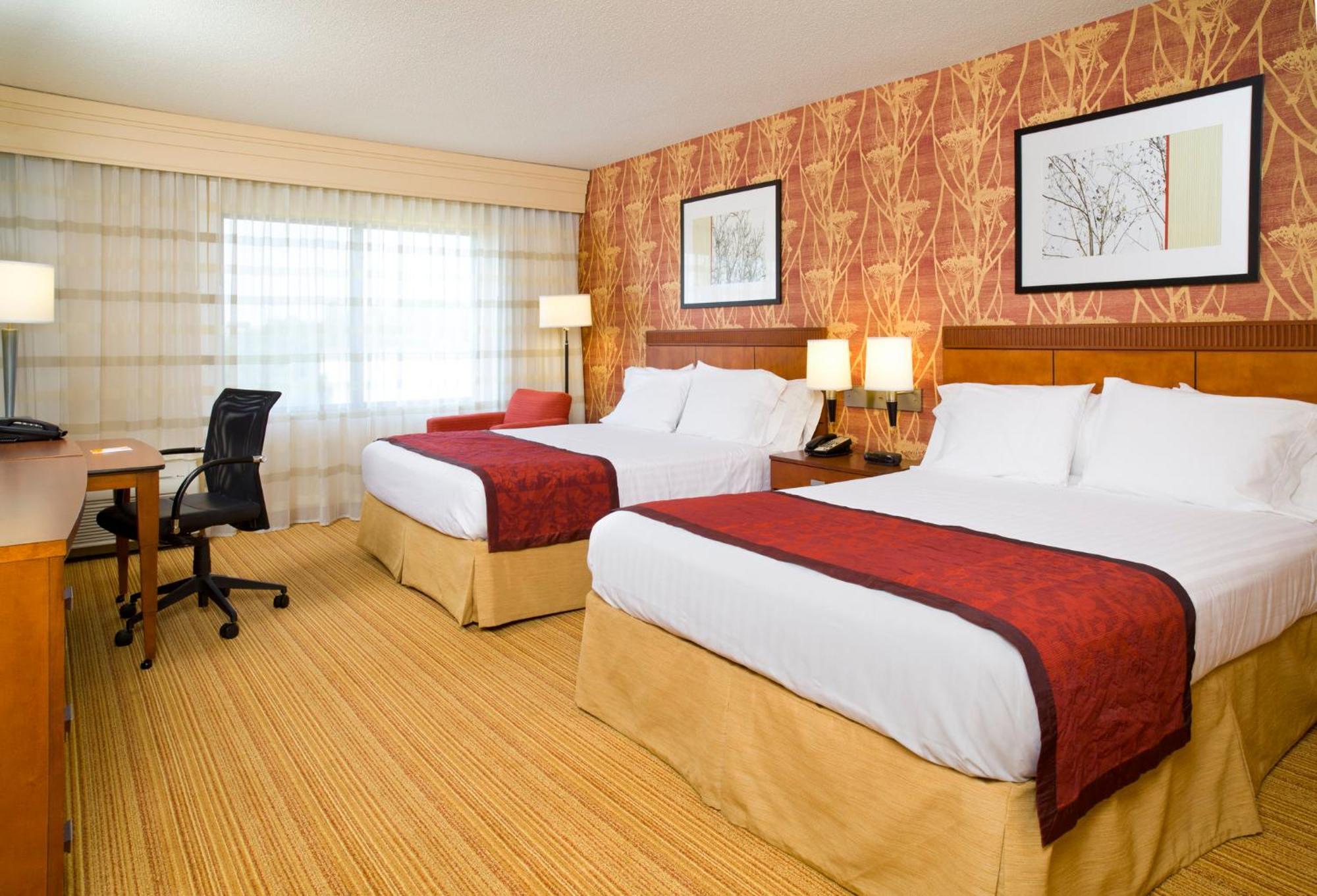 Courtyard Philadelphia/Langhorne Hotel Bagian luar foto
