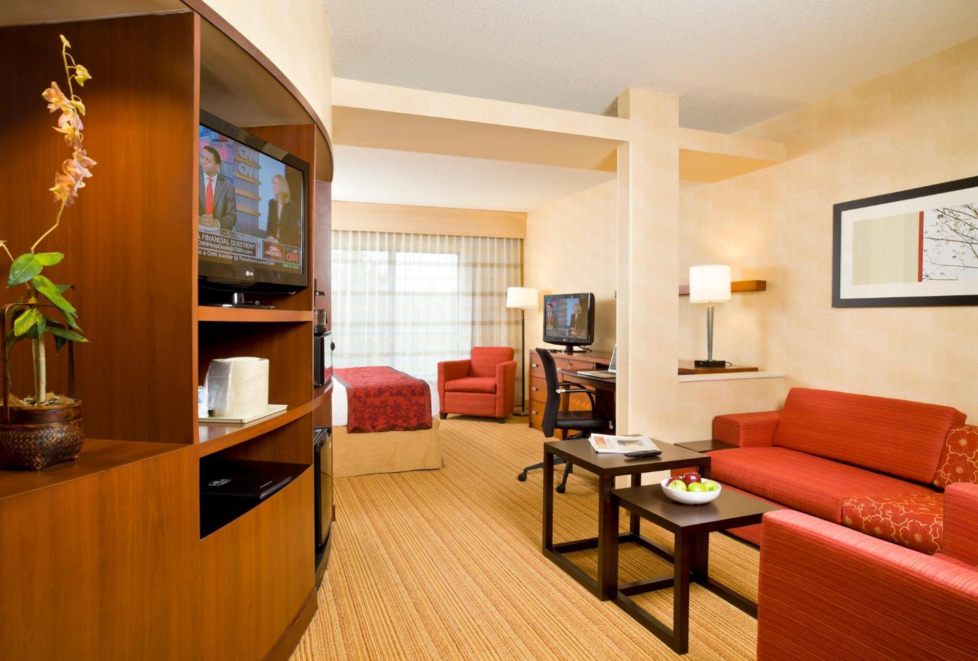 Courtyard Philadelphia/Langhorne Hotel Bagian luar foto