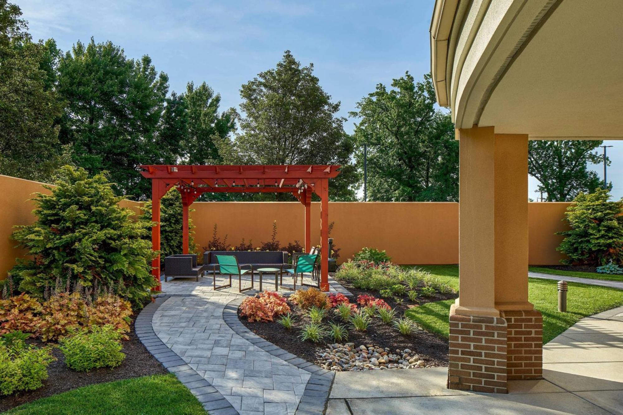 Courtyard Philadelphia/Langhorne Hotel Bagian luar foto