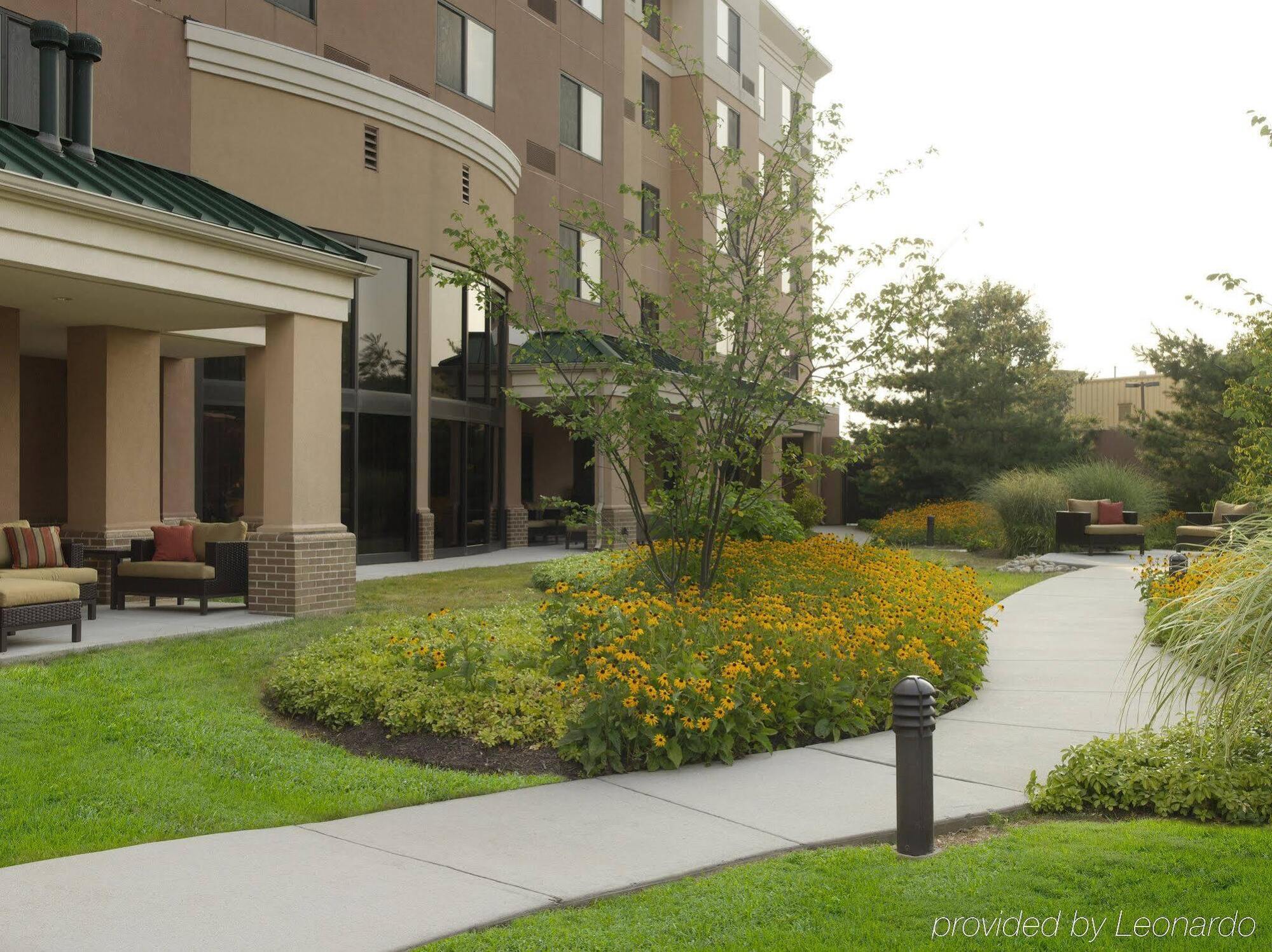 Courtyard Philadelphia/Langhorne Hotel Bagian luar foto